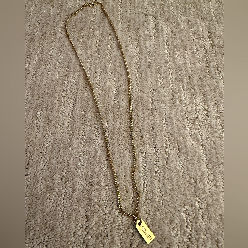 Coach Gold Hangtag Necklace 95$